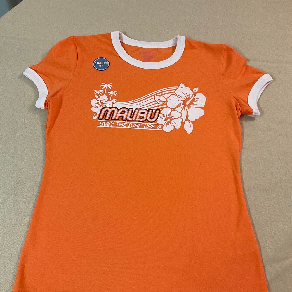 Ride the Wave with Style: 'Malibu Livin' The Surf Life' Tee - Size L